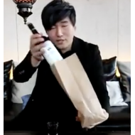 Bouteille qui disparaît (Vanishing Wine Bottle)